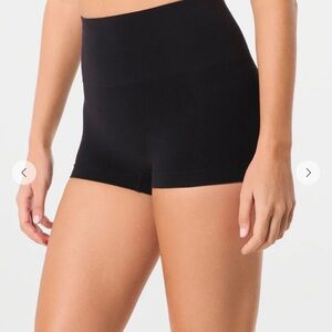 NWOT  SPANXshape ExtraOrdinary
Supima® Cotton Boyshort Women's High-Waisted MED